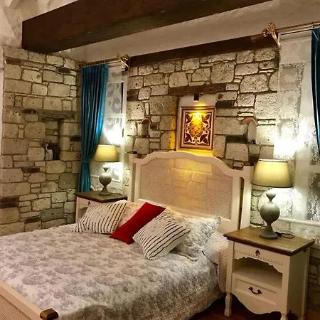 Via Perla Butik Ciftlikkoyu